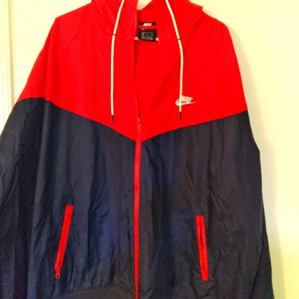 Lite weight Nike Windbreaker